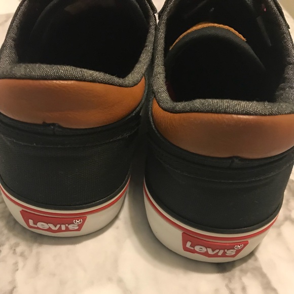 🛑‼️SOLD🛑‼️NWT MENS LEVIS SHOES - Picture 4 of 4